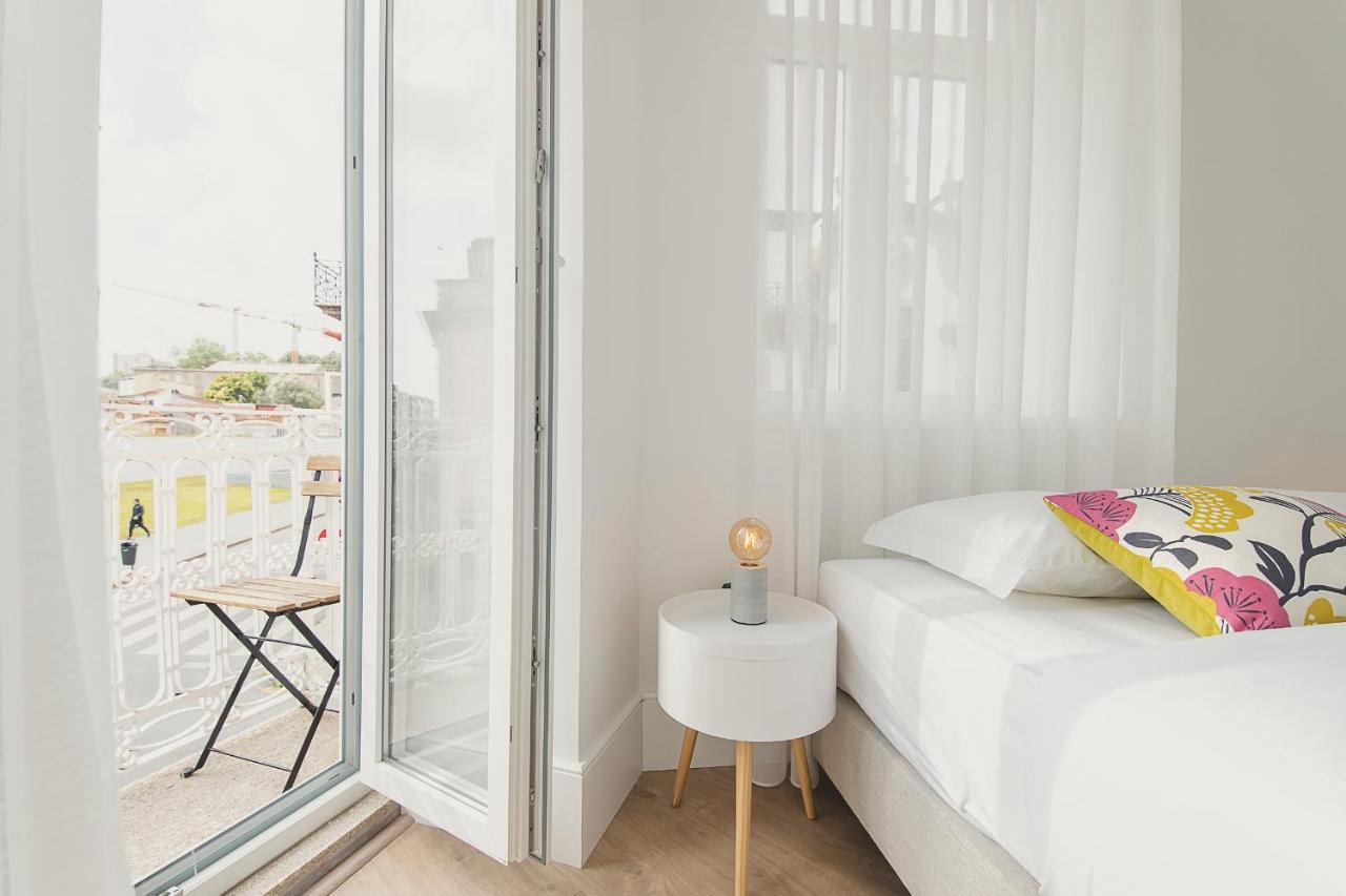 Vibrant Host Solutions - Heroismo'S Metro Porto Exterior foto