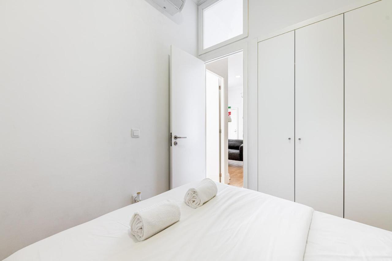Vibrant Host Solutions - Heroismo'S Metro Porto Exterior foto